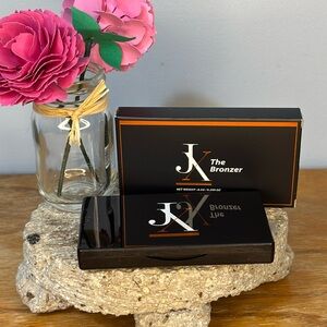 Just Ximena‎ The Bronzer in Capella Star